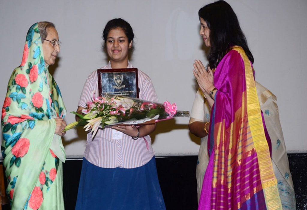 being awarded Distinguished Alumna of MHS Kolkata resized